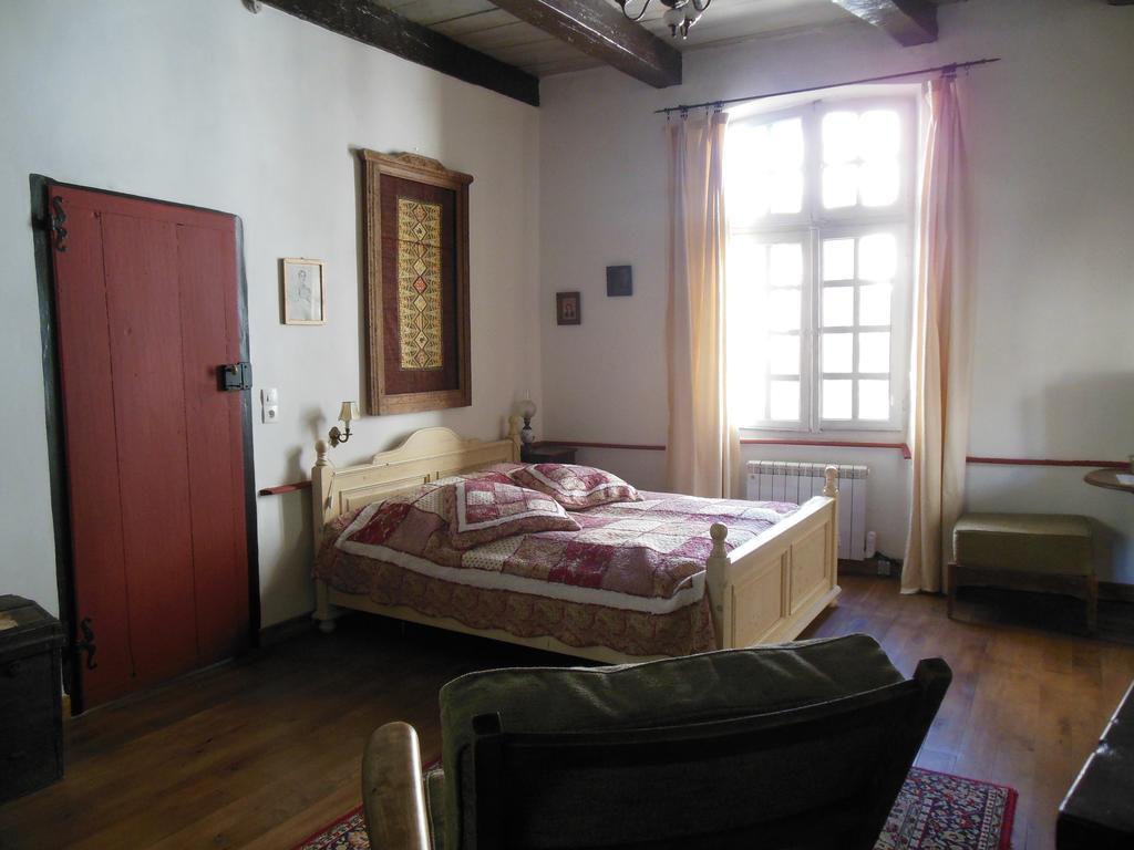 Auberge Lion D'Or Saint-Antonin Habitación foto
