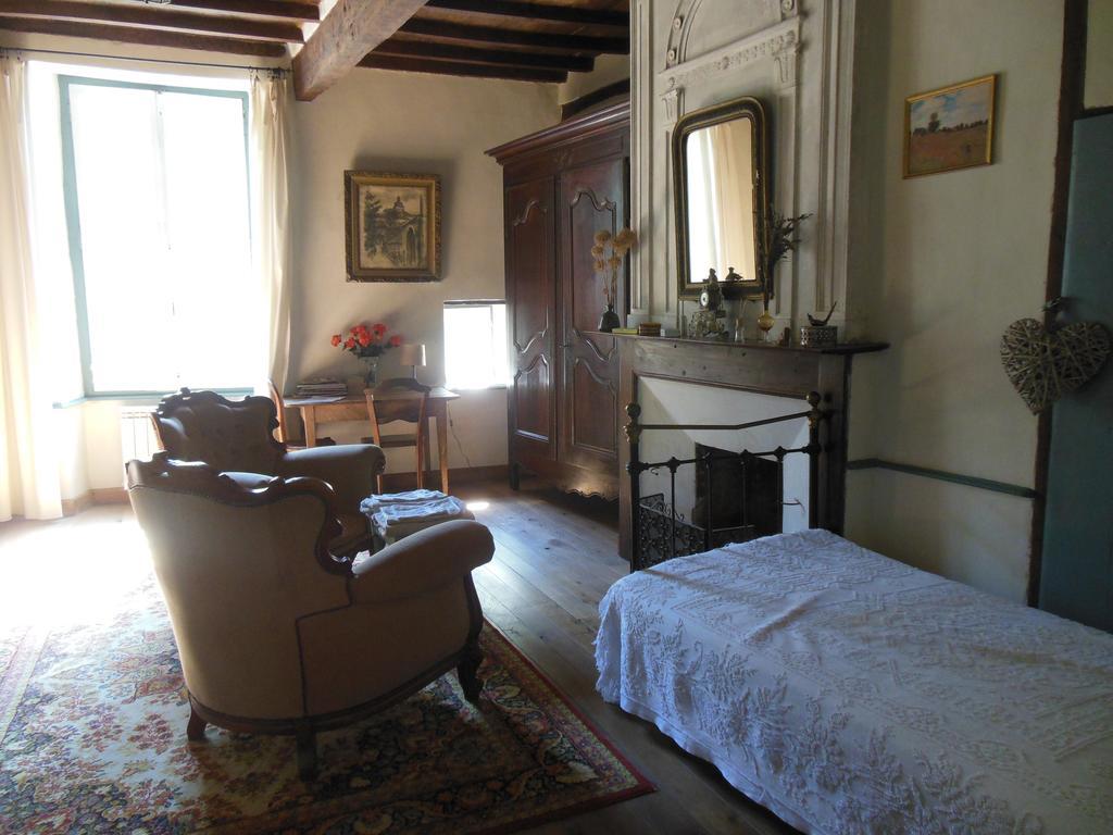 Auberge Lion D'Or Saint-Antonin Habitación foto