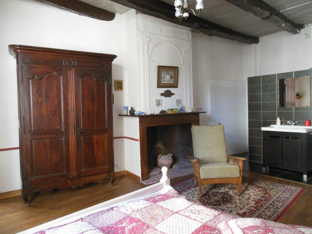 Auberge Lion D'Or Saint-Antonin Habitación foto