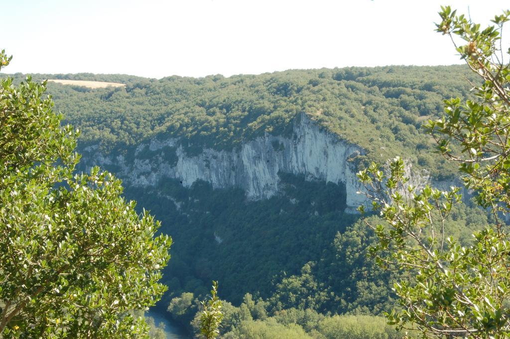 Auberge Lion D'Or Saint-Antonin Exterior foto