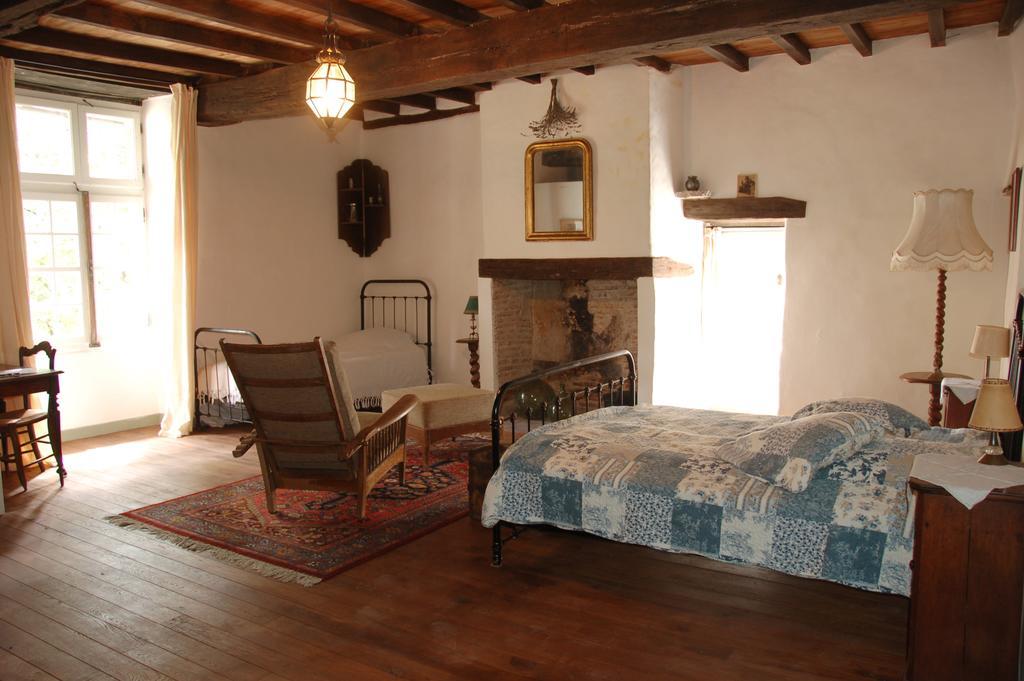 Auberge Lion D'Or Saint-Antonin Habitación foto